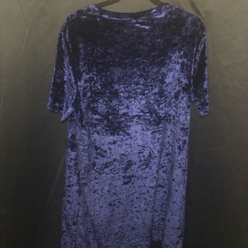 Dresses - Picture 6 of 7